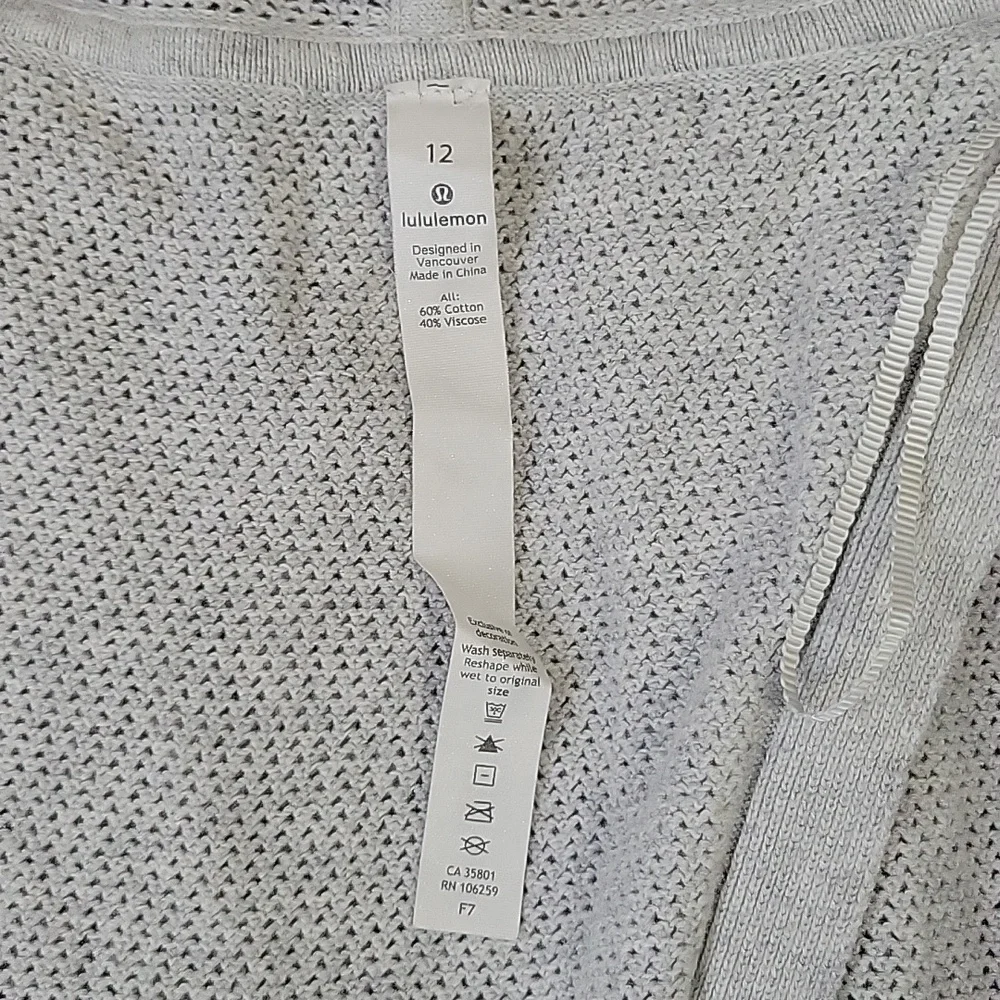 lululemon Still Movement Wrap Size 12